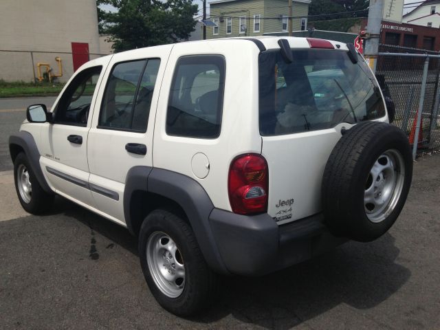 Jeep Liberty 2002 photo 2