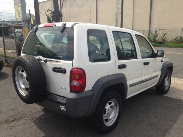 Jeep Liberty 2002 photo 4