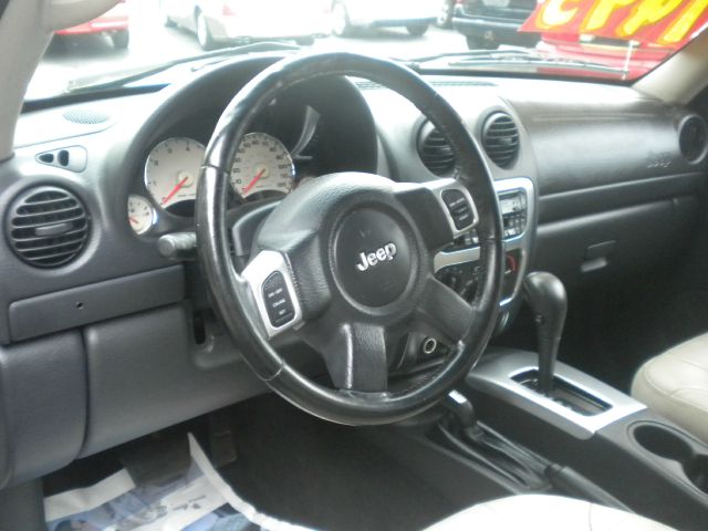 Jeep Liberty 2002 photo 14