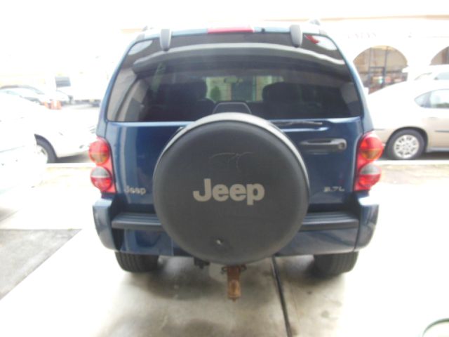 Jeep Liberty 2002 photo 2