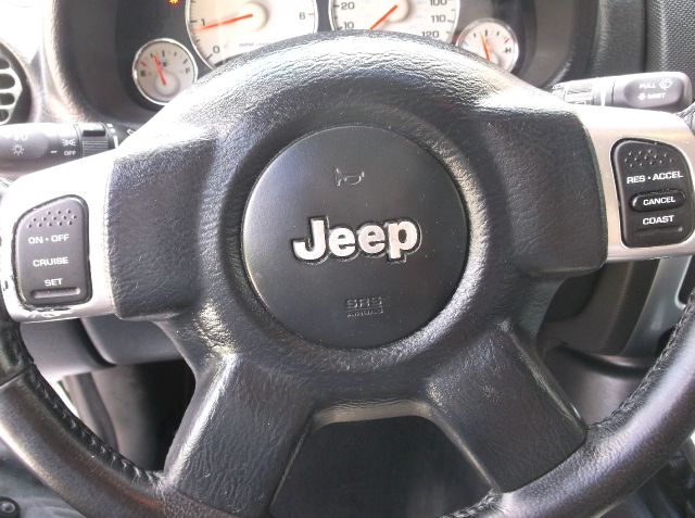 Jeep Liberty 2002 photo 2