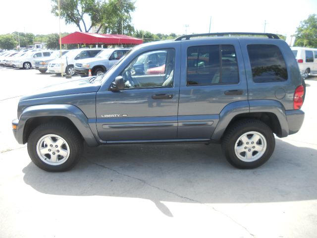 Jeep Liberty 2002 photo 2