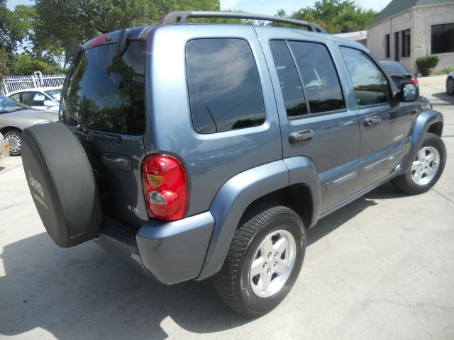 Jeep Liberty 2002 photo 4