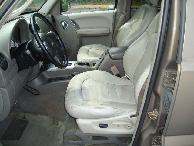 Jeep Liberty 2002 photo 11