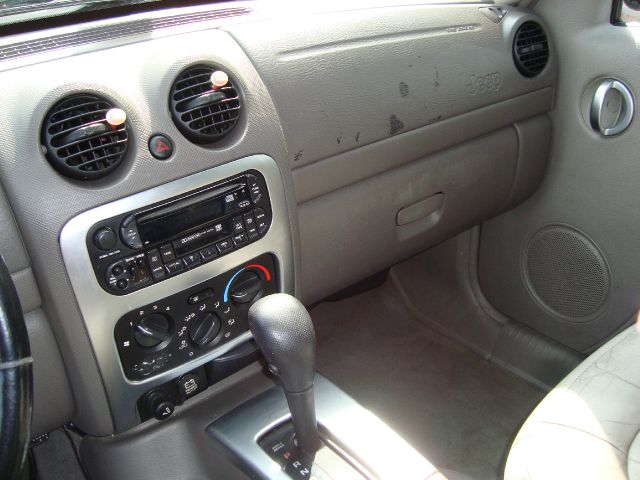 Jeep Liberty 2002 photo 6