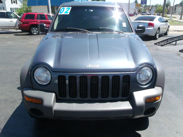 Jeep Liberty 2002 photo 2