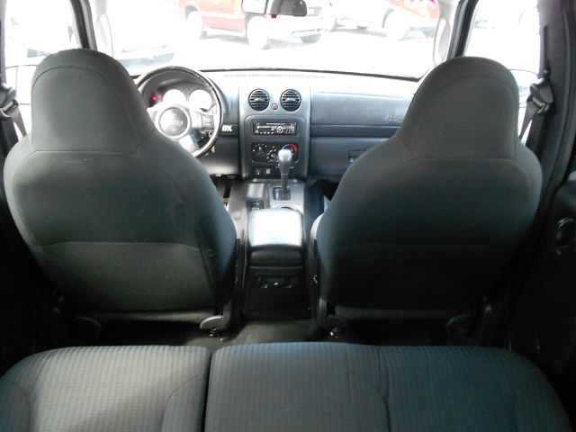 Jeep Liberty 2002 photo 2