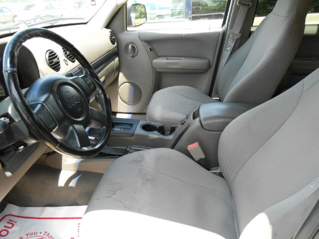 Jeep Liberty 2002 photo 6