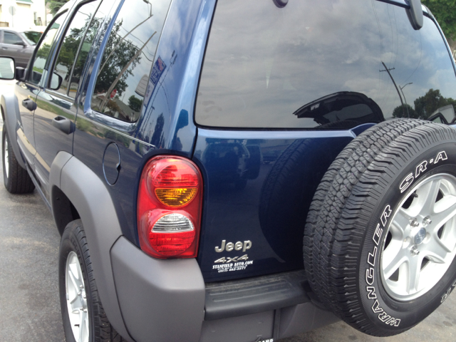 Jeep Liberty 2002 photo 2