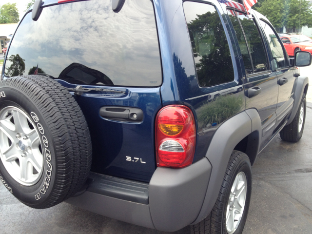 Jeep Liberty 2002 photo 4