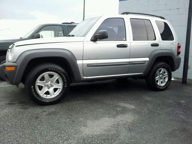 Jeep Liberty 2002 photo 2