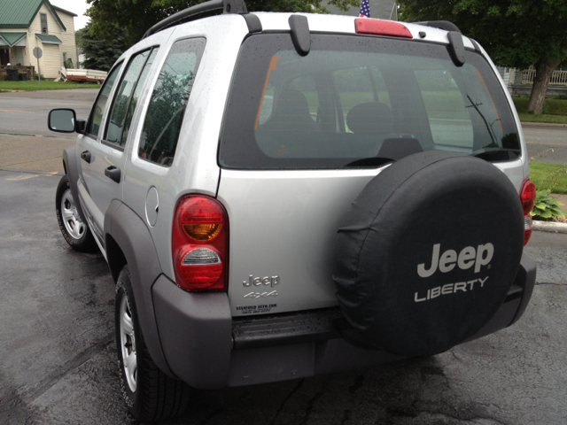 Jeep Liberty 2003 photo 2