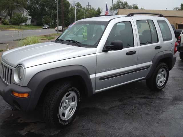 Jeep Liberty 2003 photo 3