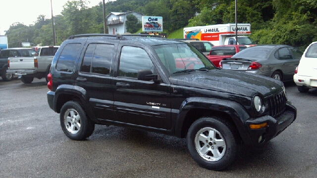 Jeep Liberty 2003 photo 2