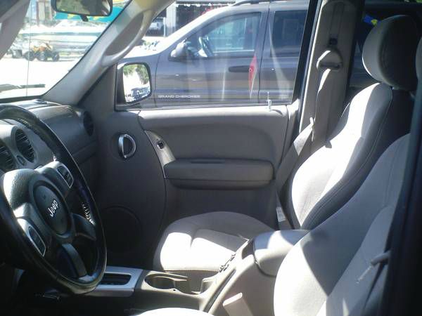 Jeep Liberty 2003 photo 1