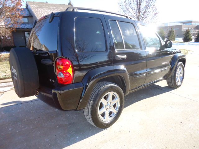 Jeep Liberty 2003 photo 3