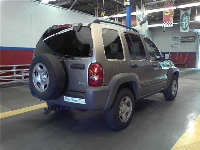 Jeep Liberty 2003 photo 3