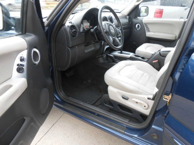 Jeep Liberty 2003 photo 1