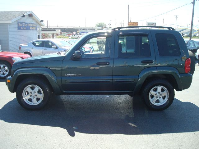 Jeep Liberty 2003 photo 2