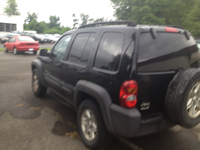 Jeep Liberty 2003 photo 1