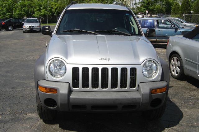 Jeep Liberty 2003 photo 2