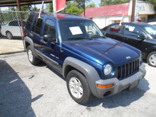 Jeep Liberty 2003 photo 2