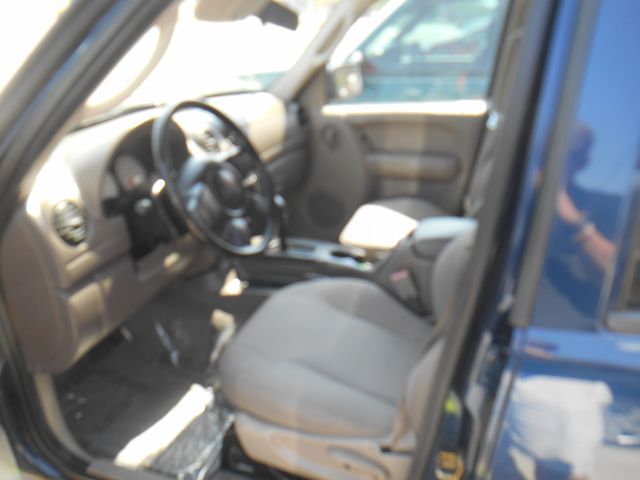 Jeep Liberty 2003 photo 3