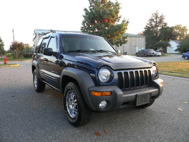 Jeep Liberty 2003 photo 2