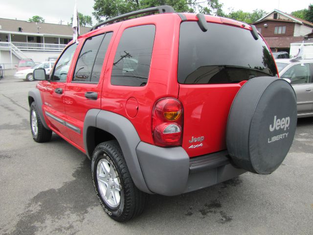 Jeep Liberty 2003 photo 2