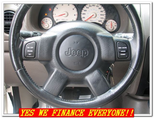 Jeep Liberty 2003 photo 6