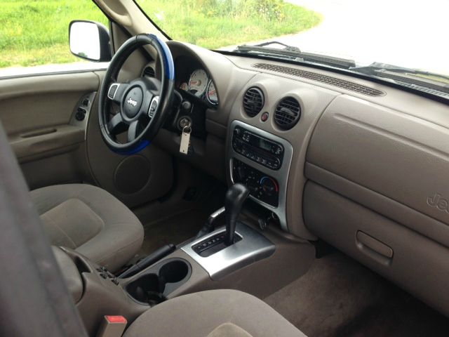 Jeep Liberty 2003 photo 1