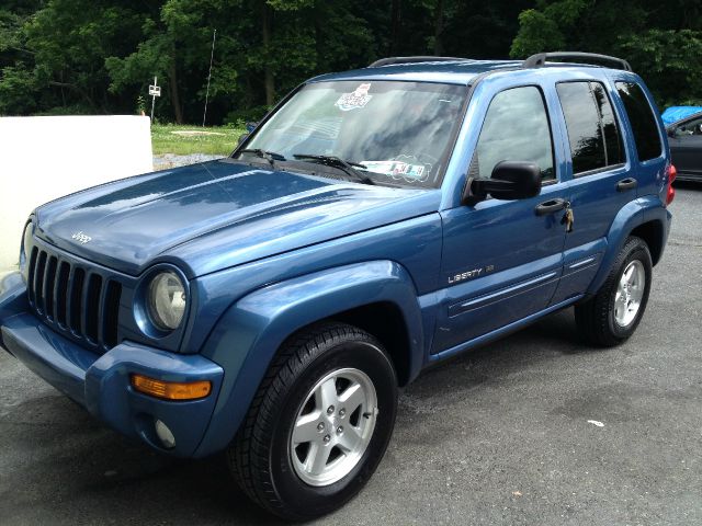 Jeep Liberty 2003 photo 2