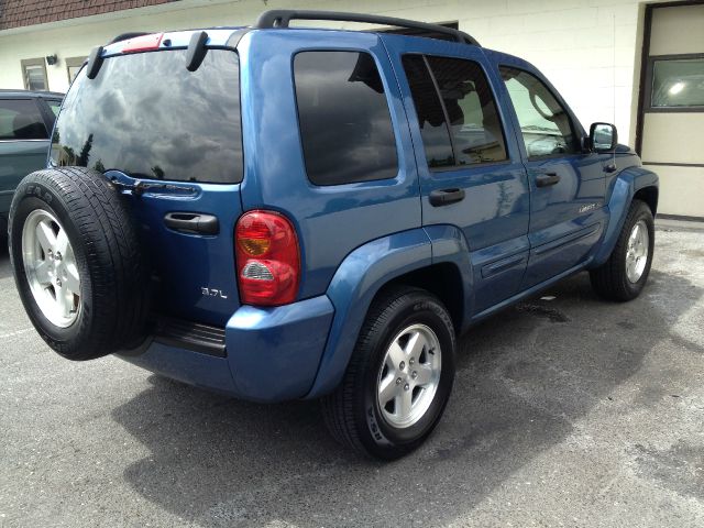 Jeep Liberty 2003 photo 4