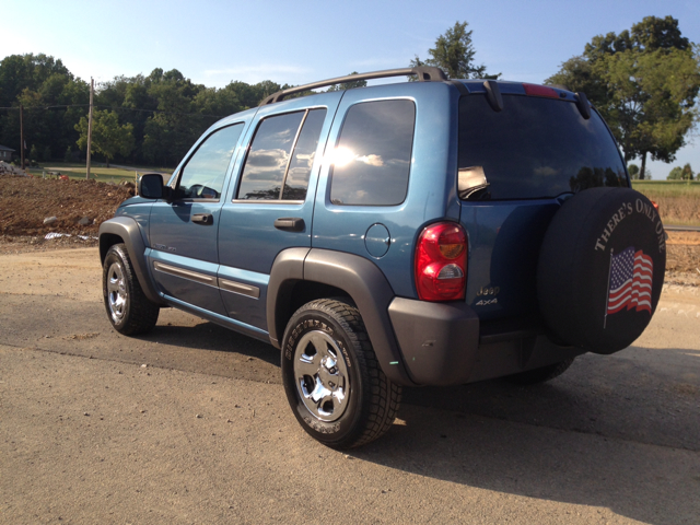 Jeep Liberty 2003 photo 1