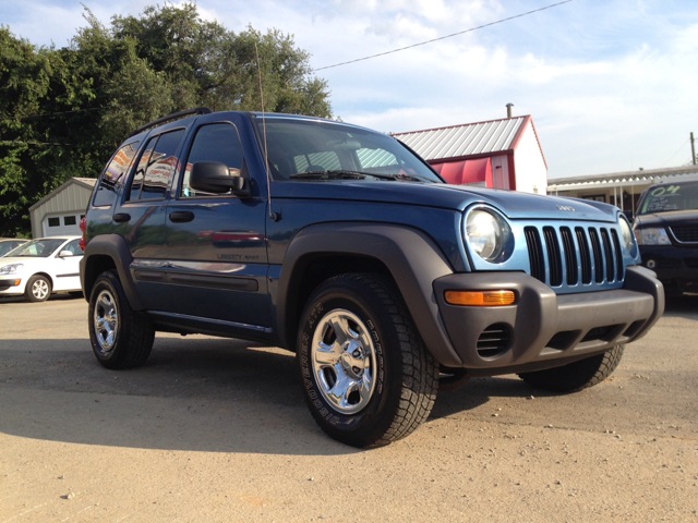 Jeep Liberty 2003 photo 2