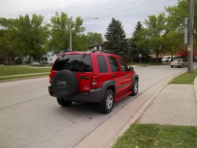 Jeep Liberty 2003 photo 2