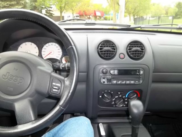 Jeep Liberty 2003 photo 5