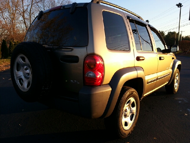 Jeep Liberty 2003 photo 4