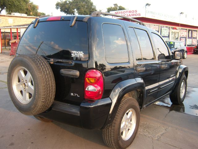 Jeep Liberty 2003 photo 2