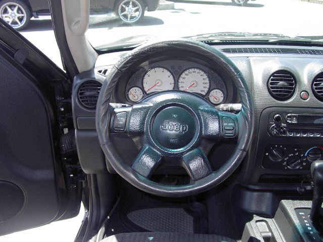 Jeep Liberty 2003 photo 5