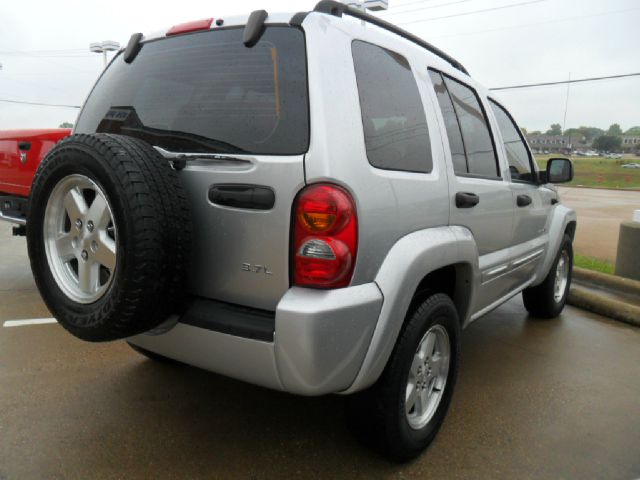 Jeep Liberty 2003 photo 3