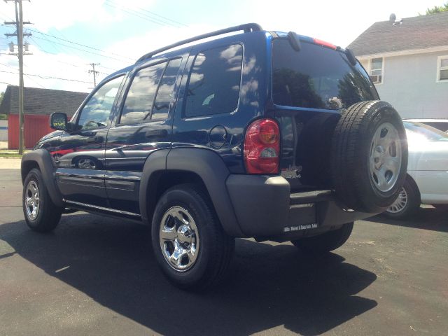 Jeep Liberty 2003 photo 3