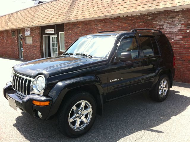 Jeep Liberty 2003 photo 2