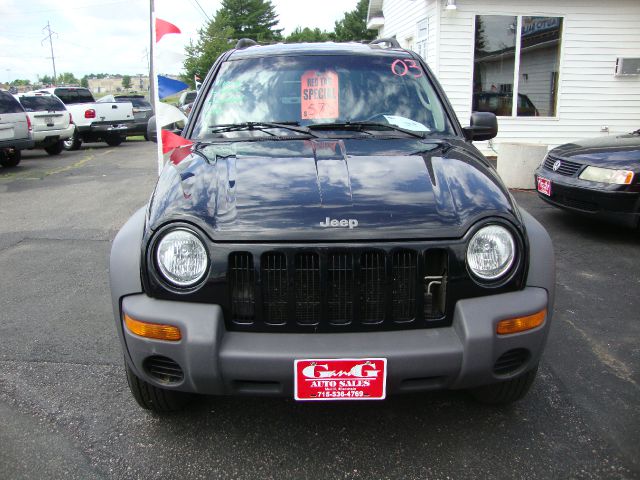 Jeep Liberty 2003 photo 3