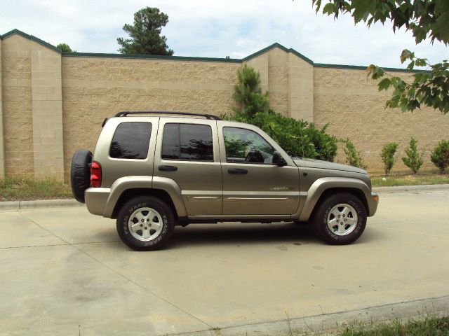 Jeep Liberty 2003 photo 13