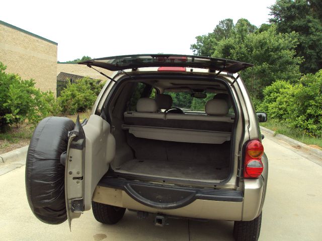 Jeep Liberty 2003 photo 5