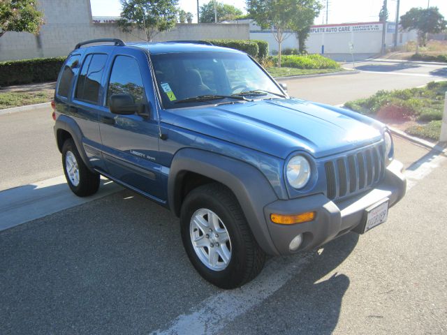 Jeep Liberty 2003 photo 4