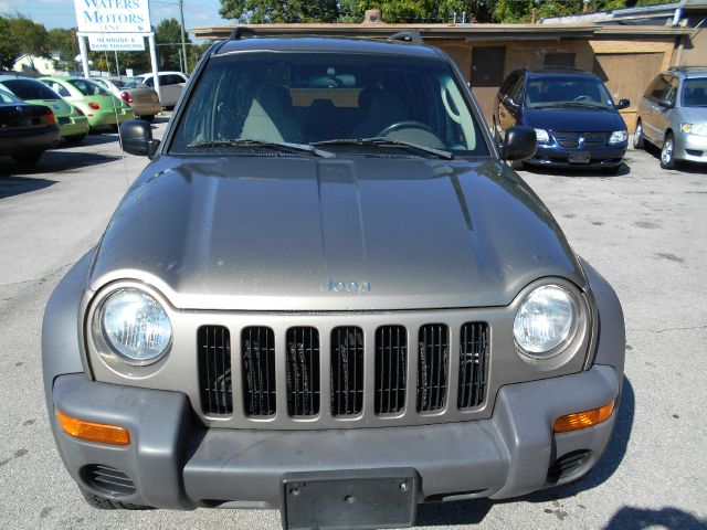 Jeep Liberty 2003 photo 3