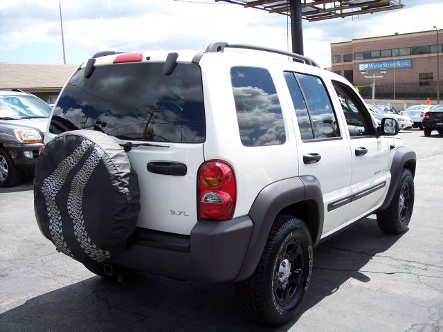 Jeep Liberty 2003 photo 2