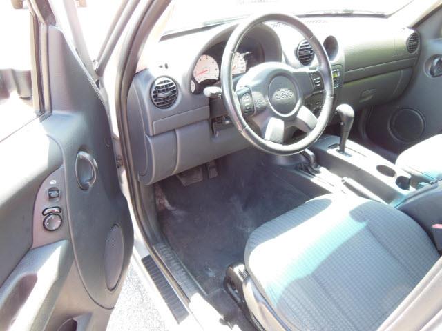 Jeep Liberty 2003 photo 1